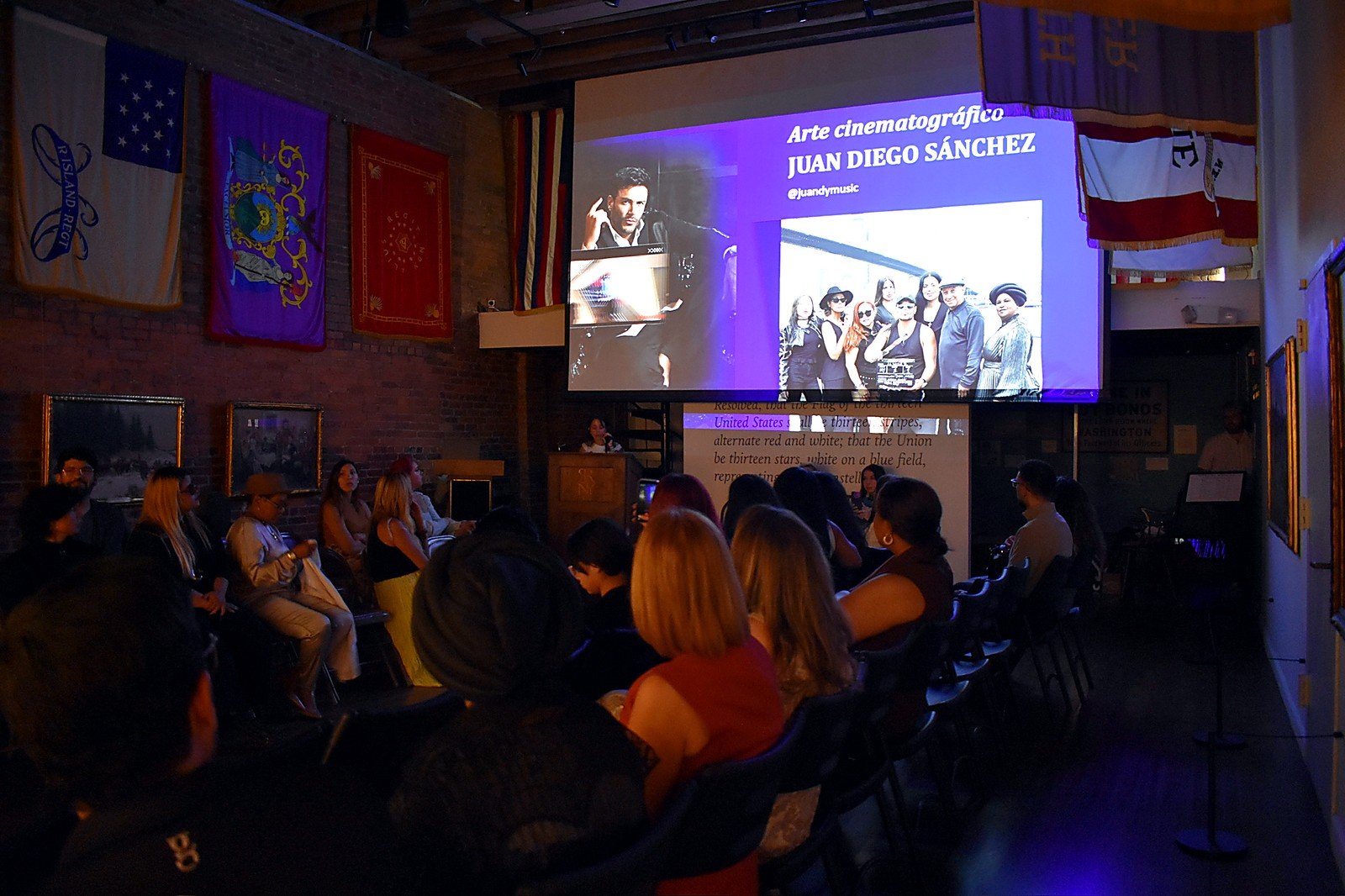 Juan Diego Sánchez durante su presentación de arte cinematográfico.